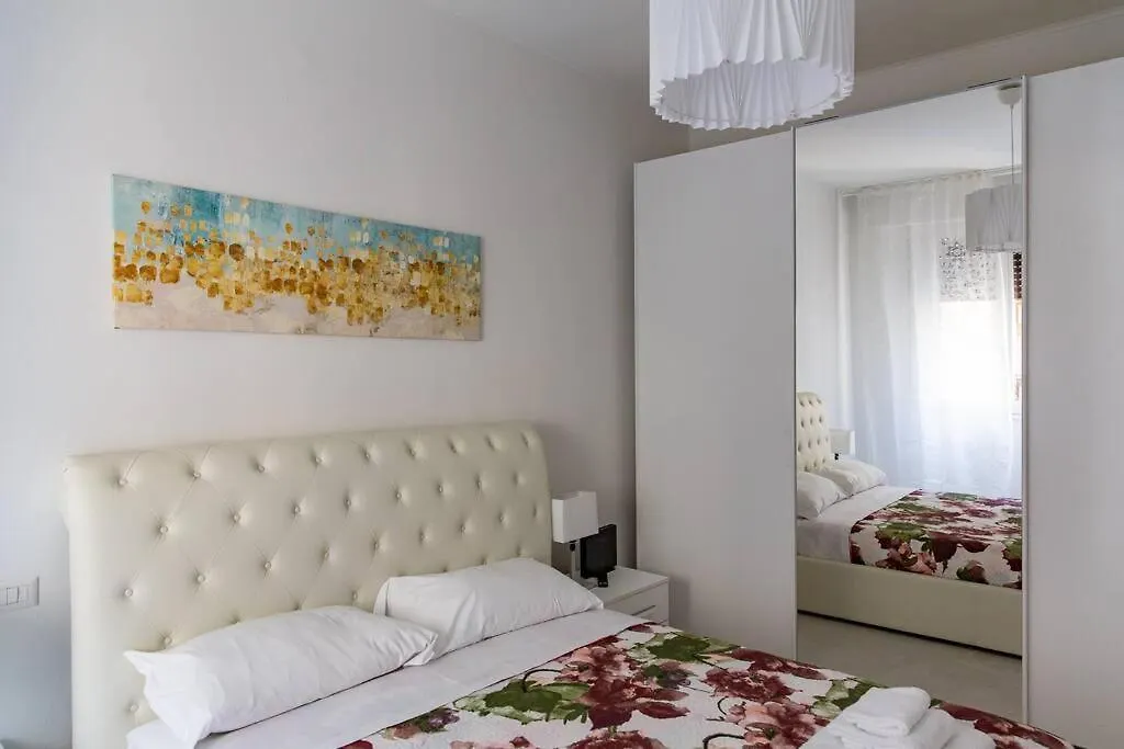 Modern Apartment Near Ponte Vecchio. Florence