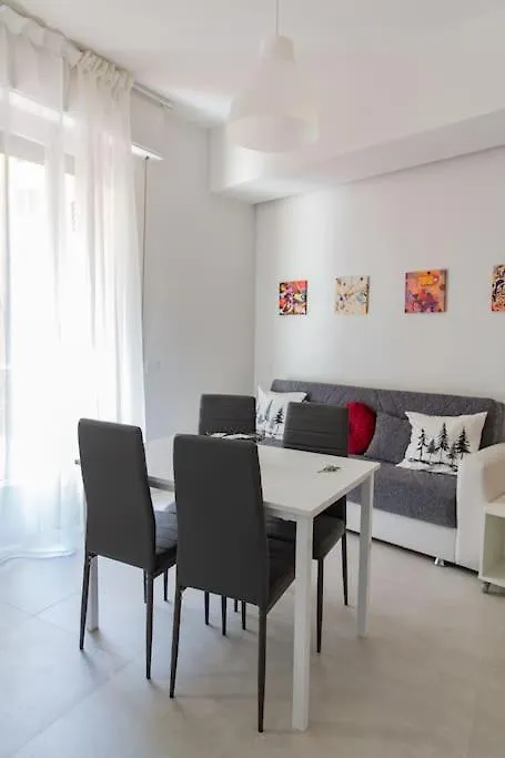 Modern Apartment Near Ponte Vecchio. Florence