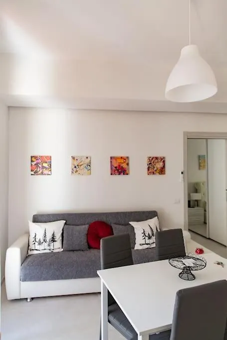 Modern Apartment Near Ponte Vecchio. Florence Italy